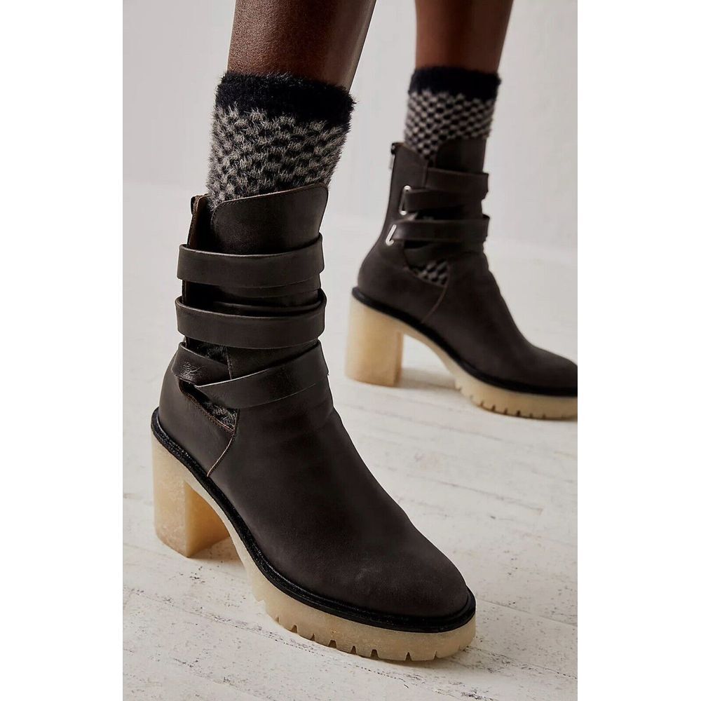 New Free People Jesse Cutout Boots Size 36 MSRP: $198 Leather With Gum Sole